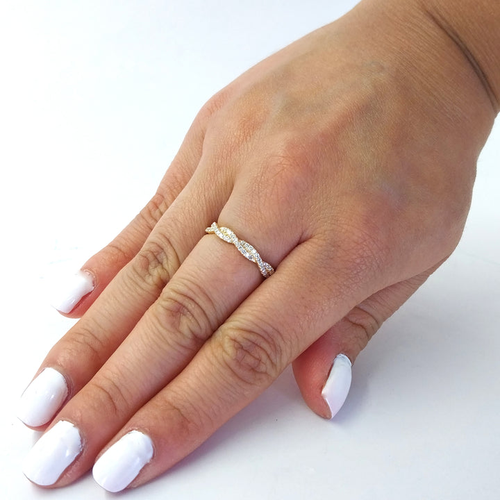 0.22 Carat Diamond Twist Band