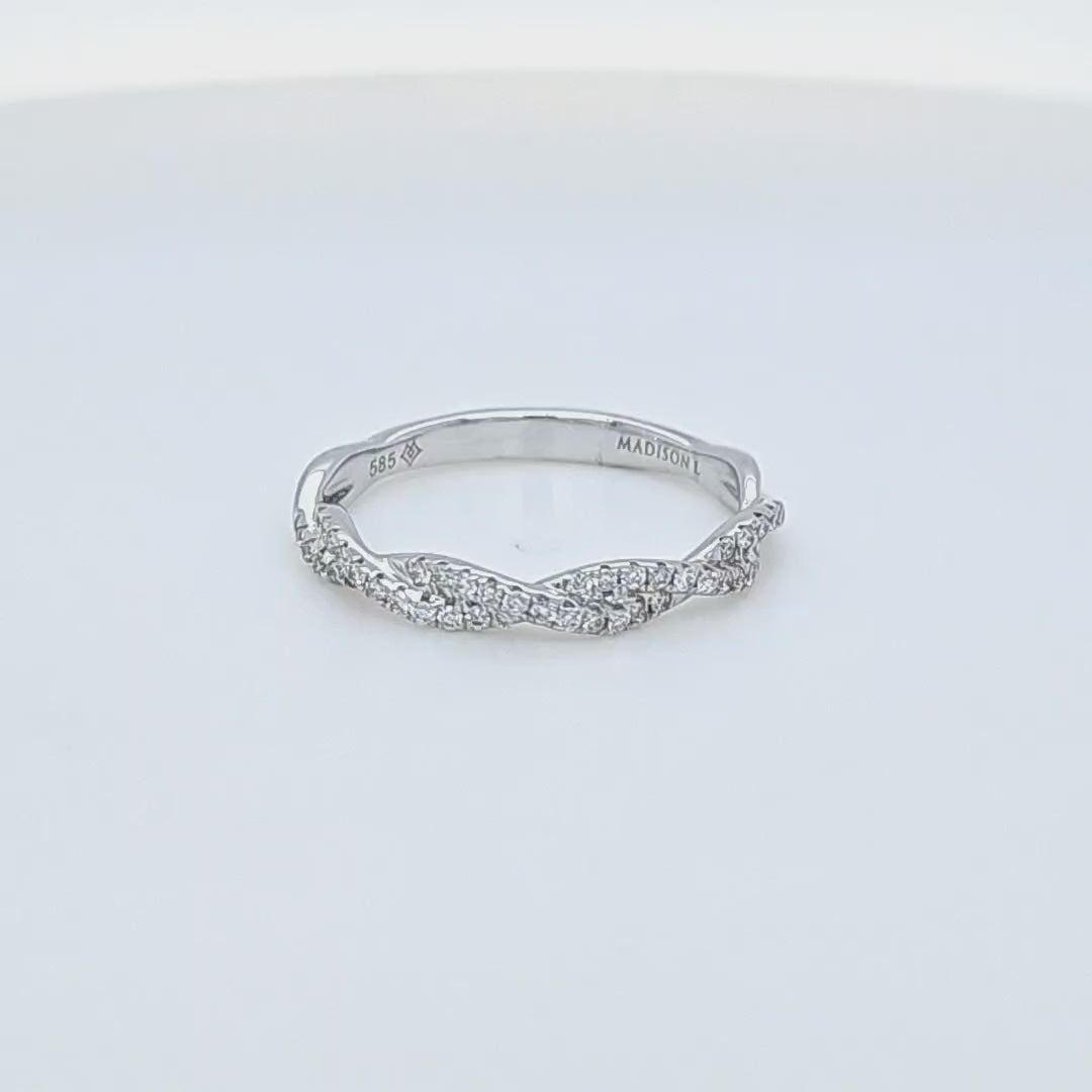 0.22 Carat Diamond Twist Band