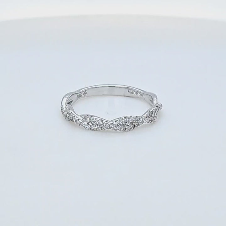 0.22 Carat Diamond Twist Band