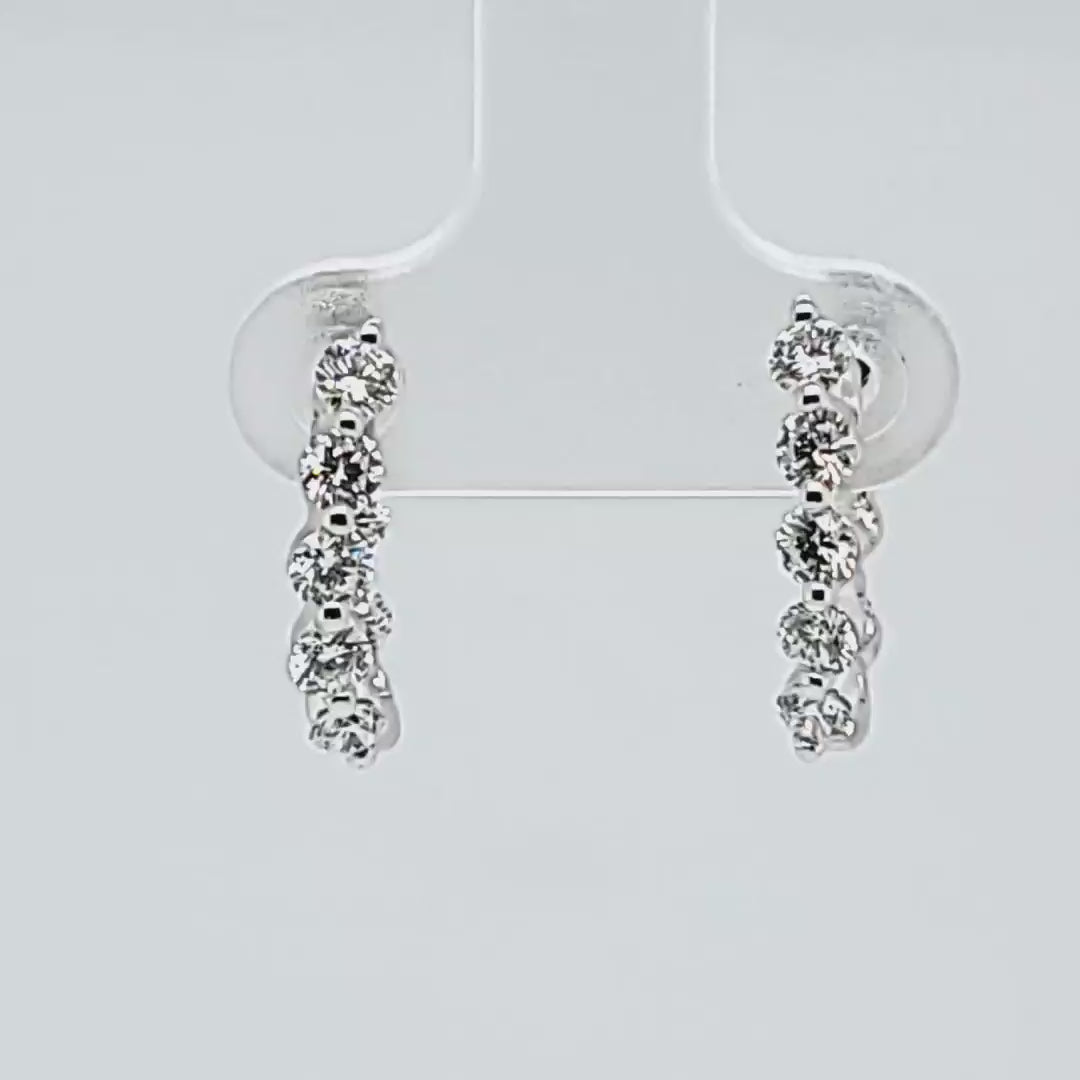 Aretes tipo argolla con diamantes In and Out