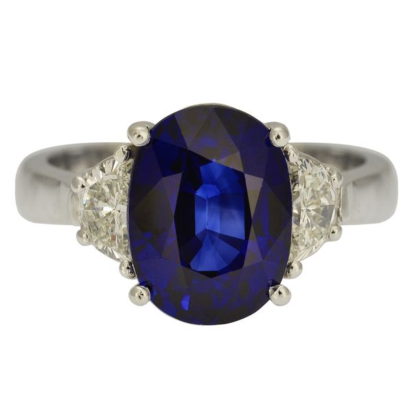 oval-sapphire-ring-miami