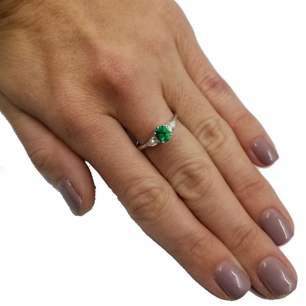 Oval Emerald Ring