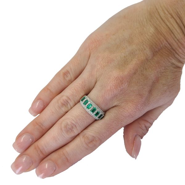 Emerald-and-diamond-band