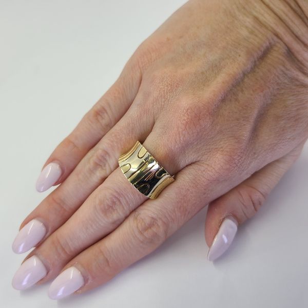 Concave Two Tone Ring